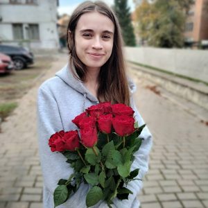 букет червоних роз 11 троянд фото