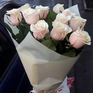11 кремових троянд в Івано-Франківську фото