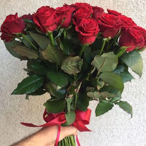 21 червона троянда в Івано-Франківську фото
