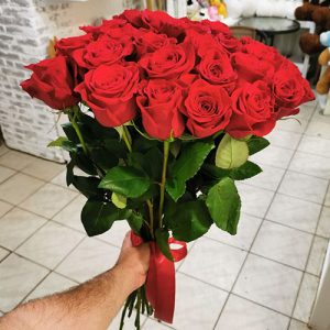 25 червоних троянд в Івано-Франківську фото